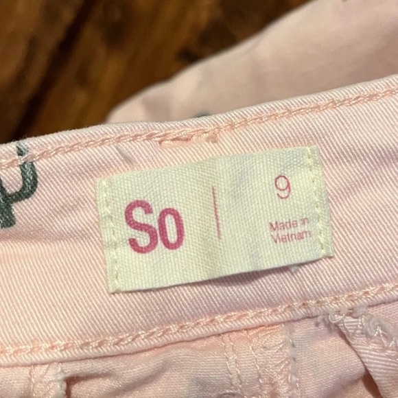 SO pink cactus western women’s size 9 shorts with 3 inch inseam - Picture 3 of 6